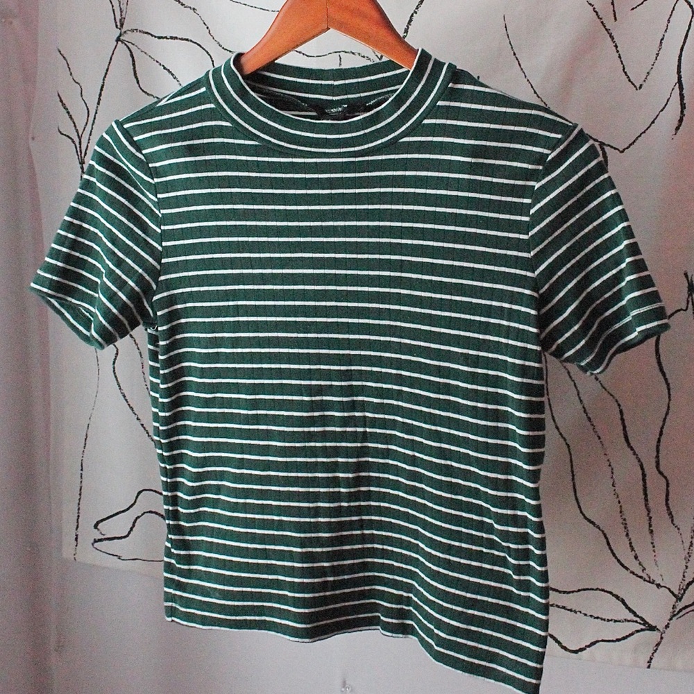 Forever 21 Turtleneck Crop top